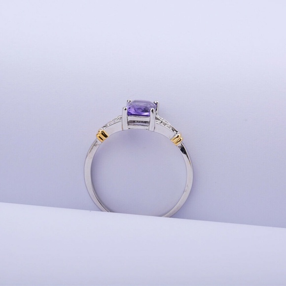 Beautiful 925 Silver Emerald Cut Amethyst Ring New - Picture 3 of 6